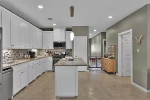 592 Mosswood Dr, Conroe, TX 77302 - Photo 13