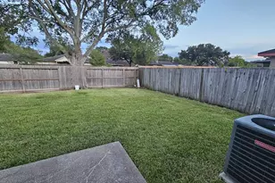 10303 Old Towne Ln, Sugar Land, TX 77498 - Photo 23