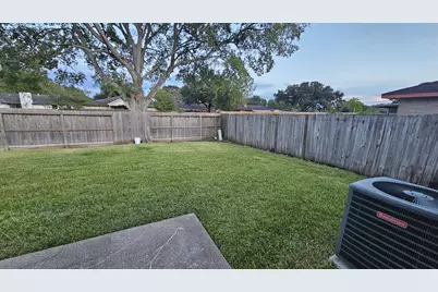 10303 Old Towne Lane, Sugar Land, TX 77498 - Photo 23
