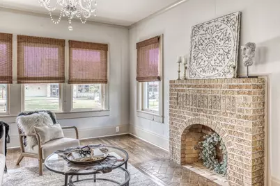 404 W Main Street, Bellville, TX 77418 - Photo 3