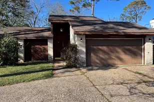 3605 Trailwood Dr, Baytown, TX 77521 - Photo 1