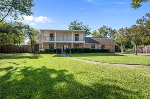 4702 Bayou Vista Dr, Houston, TX 77091 - Photo 1