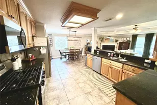 301 Friends Knoll Ln, Friendswood, TX 77546 - Photo 7