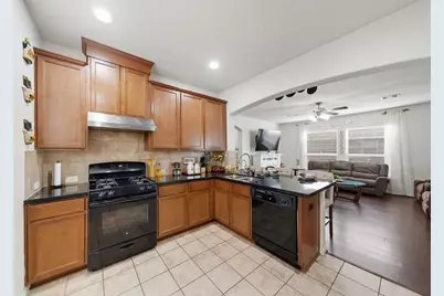 10518 Sun River Falls Drive, Humble, TX 77396 - Photo 11