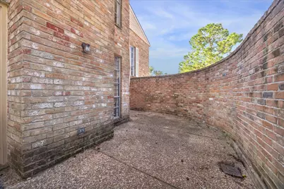 5815 Lynbrook Drive #103, Houston, TX 77057 - Photo 15