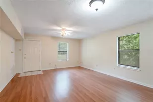 138 Summer Pl, Huntsville, TX 77340 - Photo 5