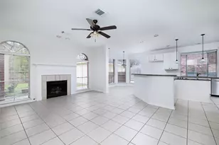 107 N Sunny Slope Cir, The Woodlands, TX 77381 - Photo 9