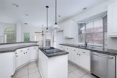 107 N Sunny Slope Circle, The Woodlands, TX 77381 - Photo 13