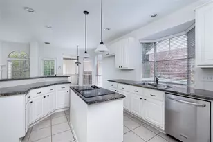 107 N Sunny Slope Cir, The Woodlands, TX 77381 - Photo 13