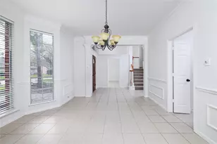 107 N Sunny Slope Cir, The Woodlands, TX 77381 - Photo 5