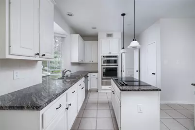 107 N Sunny Slope Circle, The Woodlands, TX 77381 - Photo 11