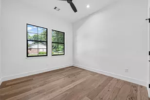 4802 Hummingbird St, Houston, TX 77035 - Photo 29