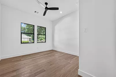 4802 Hummingbird Street, Houston, TX 77035 - Photo 27