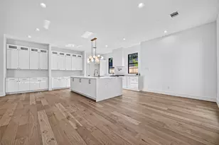 4802 Hummingbird St, Houston, TX 77035 - Photo 9