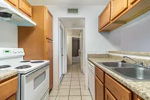 3045 Walnut Bend Ln, Houston, TX 77042 - Photo 5