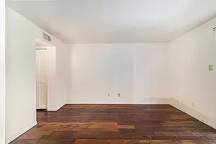 3045 Walnut Bend Ln, Houston, TX 77042 - Photo 15