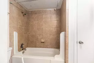 3045 Walnut Bend Ln, Houston, TX 77042 - Photo 7