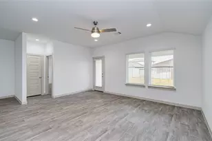 10602 Great Basin Dr, Rosharon, TX 77583 - Photo 9