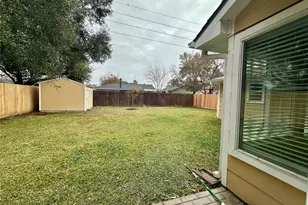 1111 E Brompton Dr, Pearland, TX 77584 - Photo 39