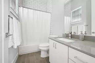 8411 Hempstead Rd, Houston, TX 77008 - Photo 27