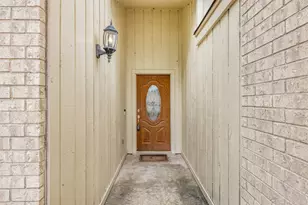 3803 Old Oaks Dr, Bryan, TX 77802 - Photo 5