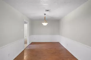 3803 Old Oaks Dr, Bryan, TX 77802 - Photo 11