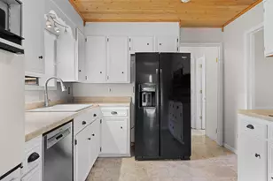 3803 Old Oaks Dr, Bryan, TX 77802 - Photo 15