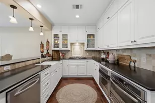 301 Stone Hill Dr, Brenham, TX 77833 - Photo 9