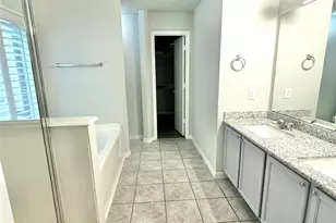 10214 E Summit Canyon Dr, Houston, TX 77095 - Photo 5