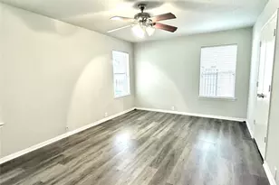 10214 E Summit Canyon Dr, Houston, TX 77095 - Photo 15