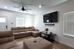 8113 Miley St, Houston, TX 77028 - Photo 7