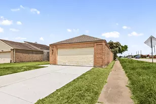 13206 Sharpbill Dr, Houston, TX 77083 - Photo 5