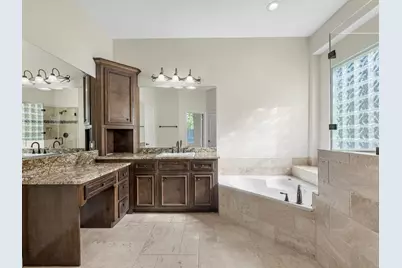 31 Tarrytown Way, Conroe, TX 77384 - Photo 21