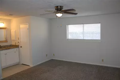 819 Walbrook Drive, Houston, TX 77062 - Photo 5