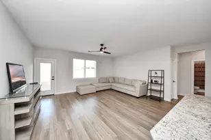 3006 Floating Barque Dr, Santa Fe, TX 77510 - Photo 9