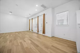 208 N York St, Houston, TX 77003 - Photo 5