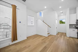 208 N York St, Houston, TX 77003 - Photo 17