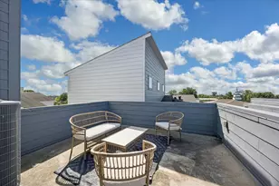 208 N York St, Houston, TX 77003 - Photo 29