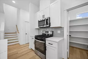 208 N York St, Houston, TX 77003 - Photo 15