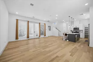 208 N York St, Houston, TX 77003 - Photo 9