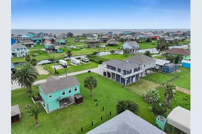 1987 Avenue F, Crystal Beach, TX 77650 - Photo 11