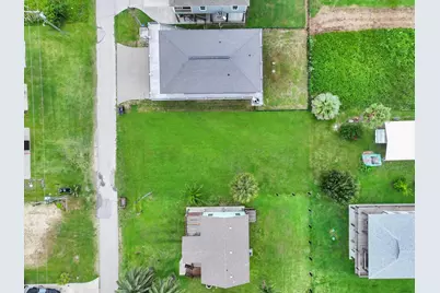 1987 Avenue F, Crystal Beach, TX 77650 - Photo 7