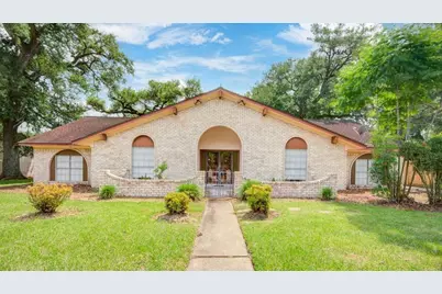 204 Nasturtium Street, Lake Jackson, TX 77566 - Photo 3