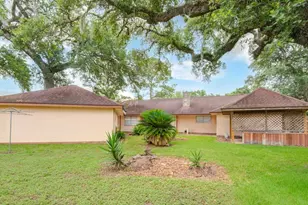 204 Nasturtium St, Lake Jackson, TX 77566 - Photo 39