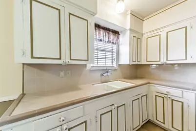 221 N Hagerman Street, Houston, TX 77011 - Photo 17