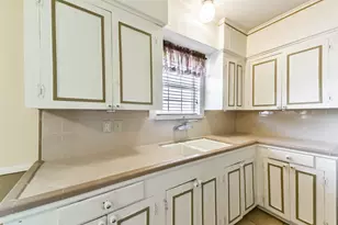 221 N Hagerman St, Houston, TX 77011 - Photo 17