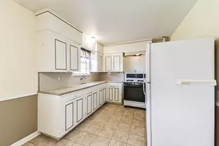 221 N Hagerman St, Houston, TX 77011 - Photo 13