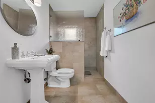 10127 Hazelhurst Dr, Houston, TX 77043 - Photo 15