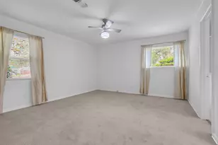 10127 Hazelhurst Dr, Houston, TX 77043 - Photo 9