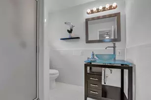 10127 Hazelhurst Dr, Houston, TX 77043 - Photo 11
